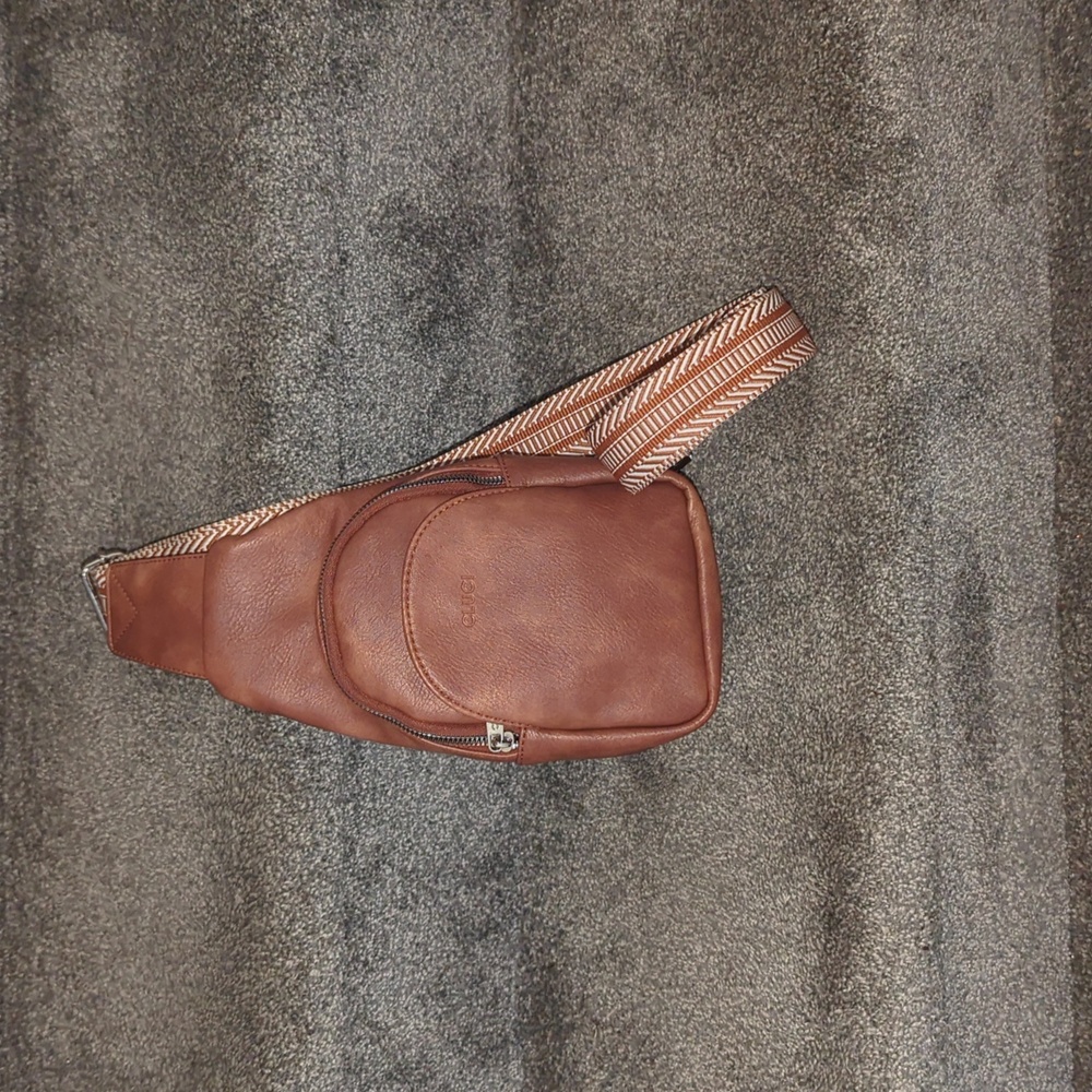 Cluci Chestnut Leather Crossbody Bag